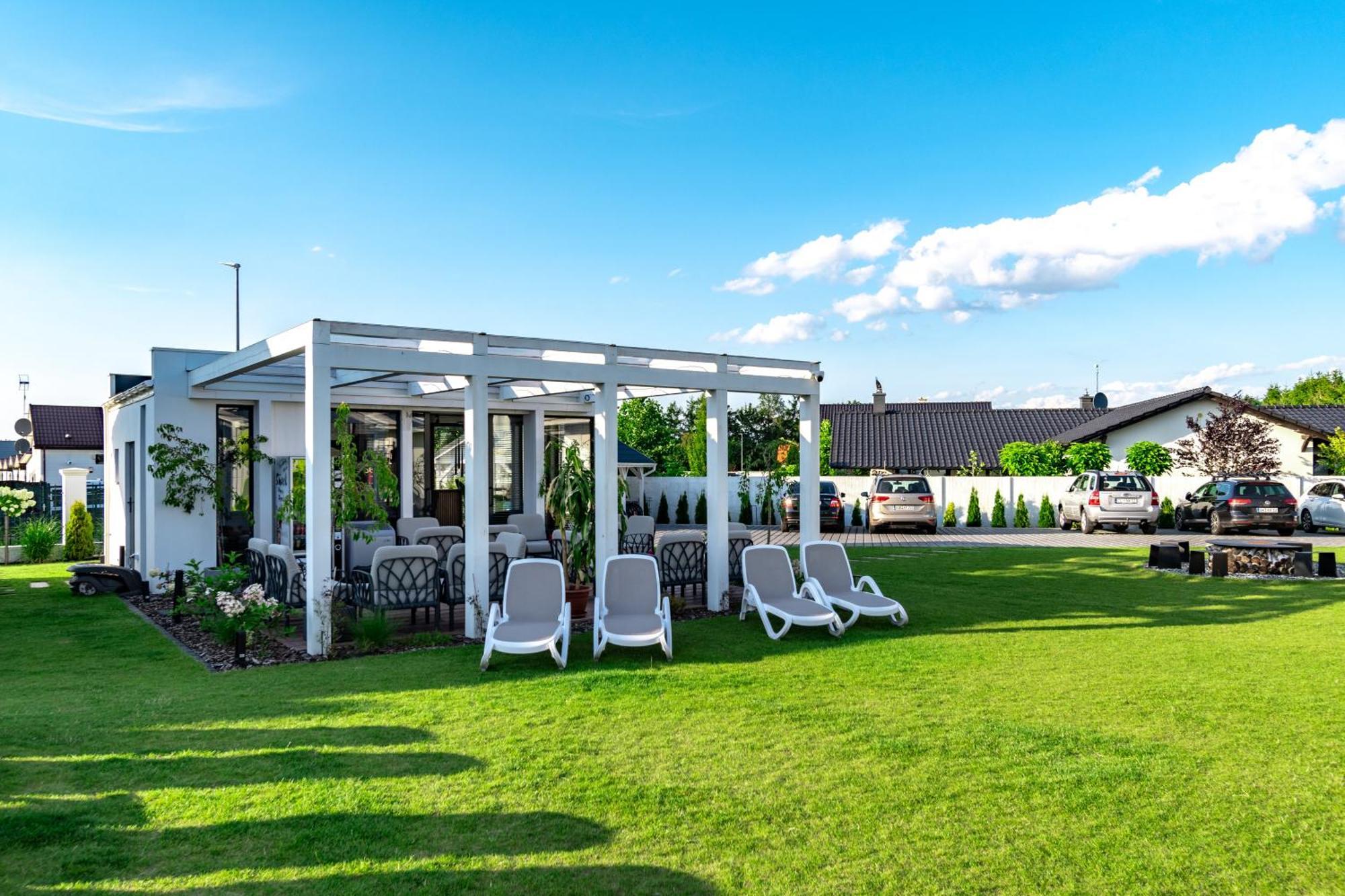 Family Resort Ustka - Domki Dwupoziomowe Z Basenem Exteriör bild
